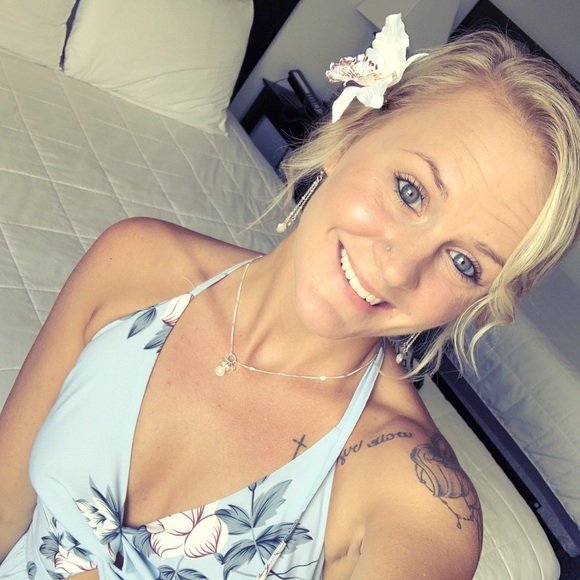 Meet the Posher Other - Meet your Posher, Melanie